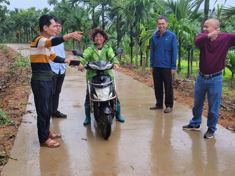 为民办实事｜市环发公司深入帮扶村勘察机耕路使用前准备情况暨开展消费帮扶活动(图2)