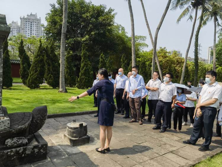 传承海瑞精神 激荡清风正气——市环发公司开展“清廉国企 青廉有我”主题党日活动(图6)