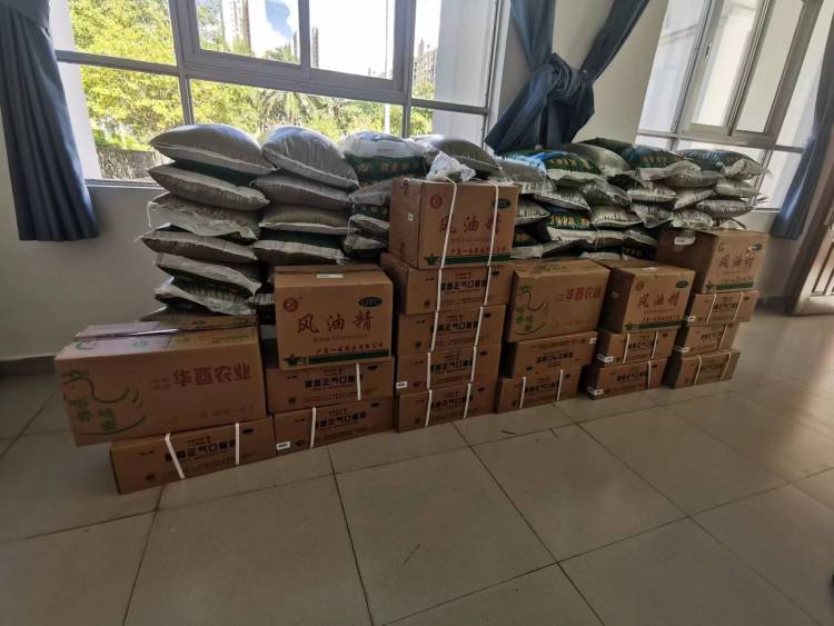 市环发公司开展2023“夏日送清凉”慰问环卫工人活动(图3)