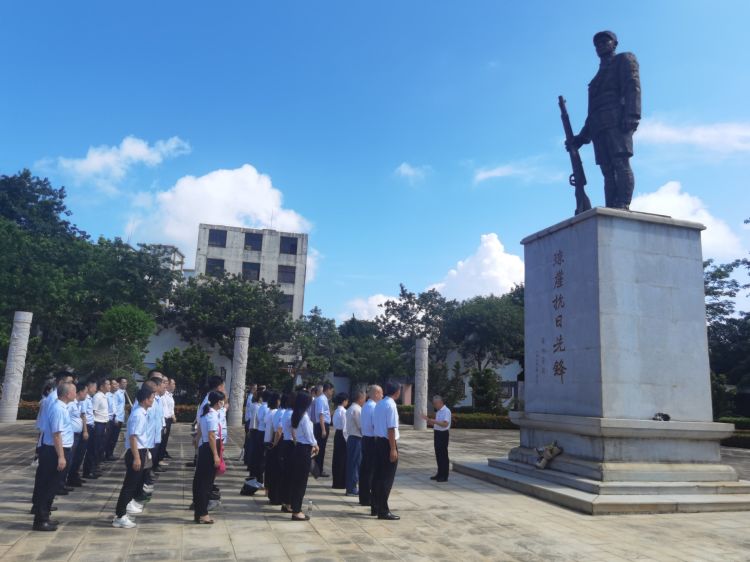 赓续红色基因 奋进时代征程 ——市国资委机关联合市环发公司开展主题党日暨清廉国企教育活动(图4)