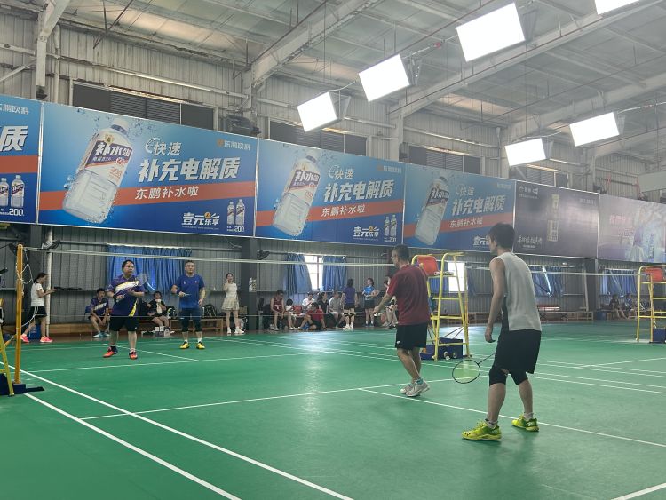 团结奋发聚活力，凝心拼搏展风采——庆祝建党102周年羽毛球联谊赛(图6)