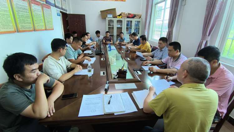 市环发公司深入结对帮扶村召开帮扶产业发展专题会