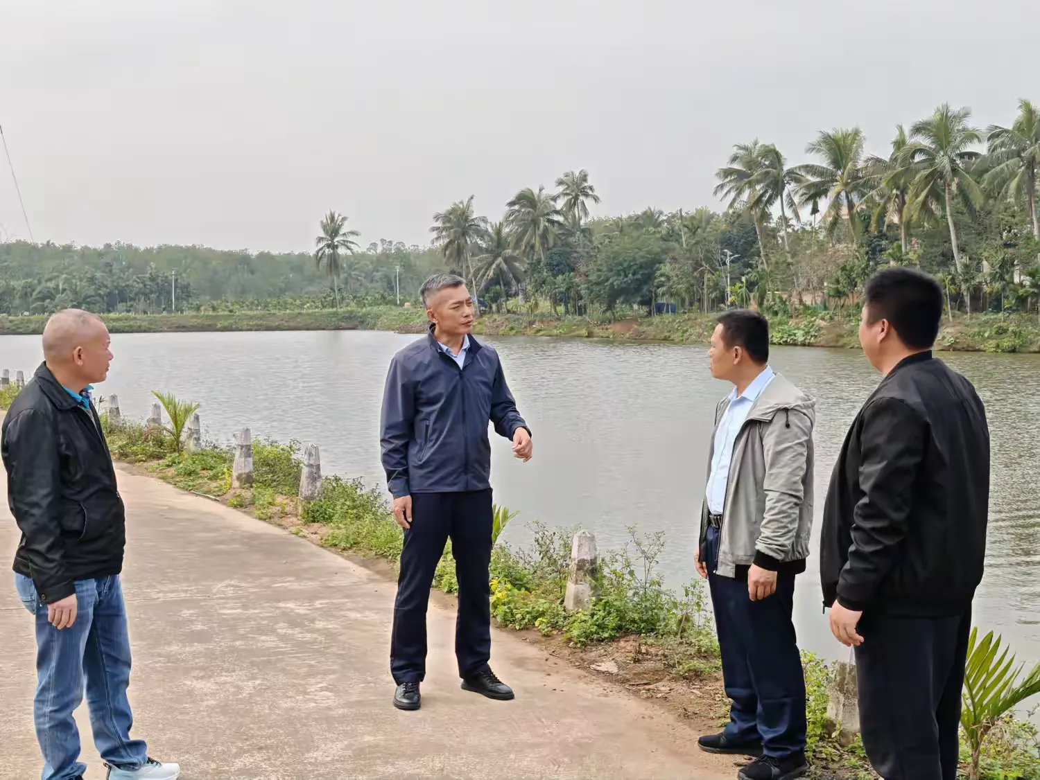 迎新春 送温暖——市环发公司深入青云村开展元旦春节期间走访慰问送温暖活动(图6)